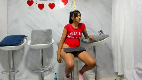 Snapshot of badgirls_000 chatting on February 14, 9:53 pm candy and dayan online show from February 14, 9:53 pm