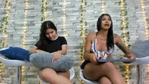 Snapshot of badgirls_000 chatting on March 12, 12:31 am candy and dayan online show from March 12, 12:31 am