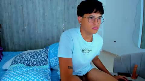 Snapshot of badgyal_ chatting on March 6, 9:42 pm Beck and Rick online show from March 6, 9:42 pm