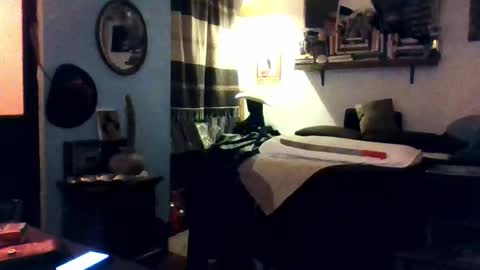 Mexican livin Off the Wall online show from February 15, 3:25 am