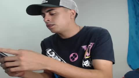 Snapshot of badjuanhot chatting on December 14, 11:56 pm Juan Help us reach 100 likes online show from December 14, 11:56 pm