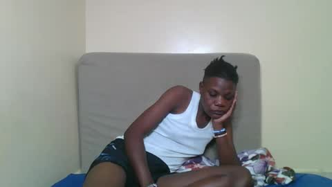 Snapshot of bads_hornies chatting on February 25, 6:56 am bads_hornies online show from February 25, 6:56 am