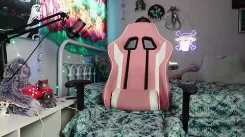 Snapshot of baebaebluexxx chatting on October 13, 9:04 pm Bae Bae Blue online show from October 13, 9:04 pm