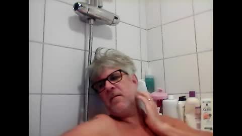 Snapshot of baggelina75 chatting on January 9, 6:47 pm baggelina75 online show from January 9, 6:47 pm