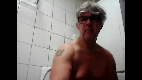 Snapshot of baggelina75 chatting on February 22, 11:46 am baggelina75 online show from February 22, 11:46 am
