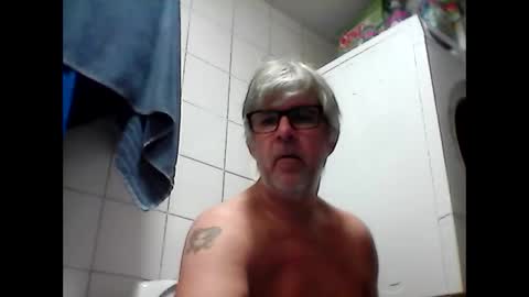 Snapshot of baggelina75 chatting on March 5, 4:45 am baggelina75 online show from March 5, 4:45 am