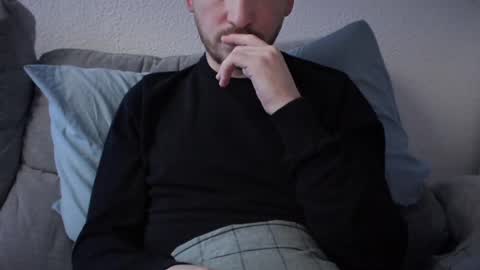 Snapshot of baguettexfrench chatting on January 22, 2:24 pm Baguette x French online show from January 22, 2:24 pm