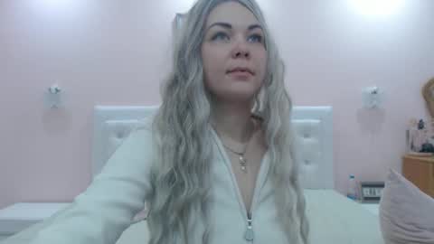 Banana online show from April 14, 9:15 am