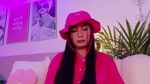 Snapshot of bahia_marquez1 chatting on February 23, 12:24 pm Bahia Marquez online show from February 23, 12:24 pm