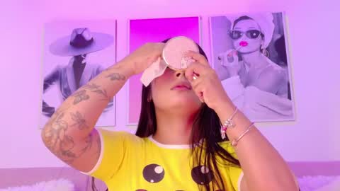 Snapshot of bahia_marquez1 chatting on April 1, 1:01 pm Bahia Marquez online show from April 1, 1:01 pm