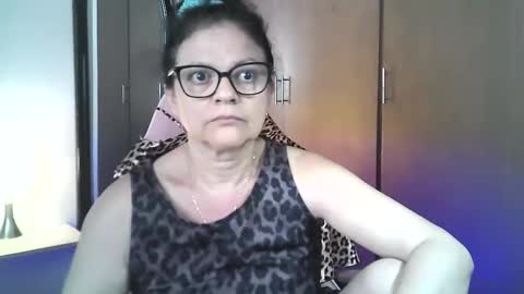 sandra online show from May 9, 7:19 pm