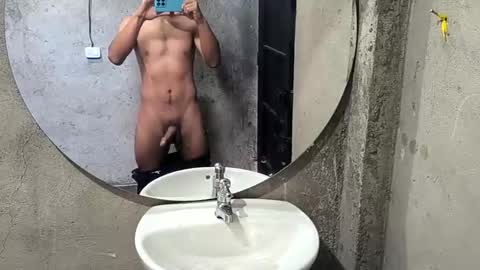 Snapshot of bajoceroo10 chatting on January 13, 1:05 pm bajoceroo10 online show from January 13, 1:05 pm