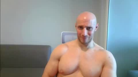 Snapshot of baldyboyy chatting on February 2, 6:37 am baldyboyy online show from February 2, 6:37 am
