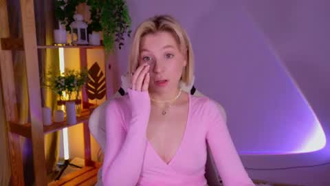 Elly online show from May 16, 3:47 am