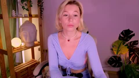 Elly online show from July 1, 3:30 am