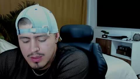 Andres -  online show from May 14, 3:02 am
