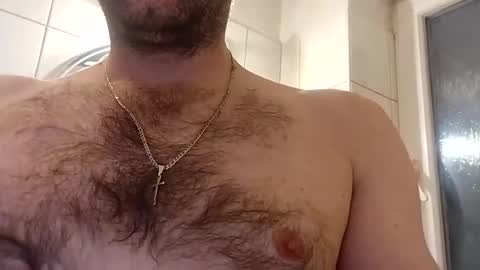 Snapshot of bananek98 chatting on November 9, 9:35 pm bananek online show from November 9, 9:35 pm