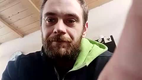 Snapshot of bananek98 chatting on January 13, 9:58 am bananek online show from January 13, 9:58 am