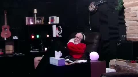 BANJOEY online show from December 17, 6:52 am