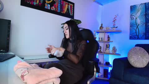 Gabi  online show from January 7, 6:35 pm