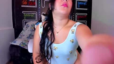 Snapshot of barbara_honey chatting on February 26, 12:47 pm Barbara online show from February 26, 12:47 pm