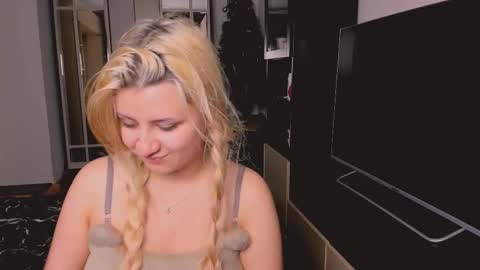 barbarasiren online show from February 10, 5:39 pm