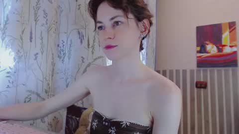 Snapshot of barbarian_girl chatting on June 29, 10:59 am Amina online show from June 29, 10:59 am