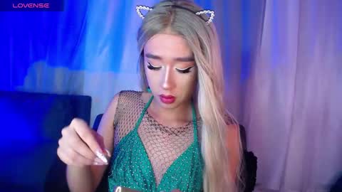          I work from home this is my room 3 online show from February 6, 8:39 am