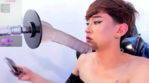          I work from home this is my room 3 online show from November 6, 5:30 am