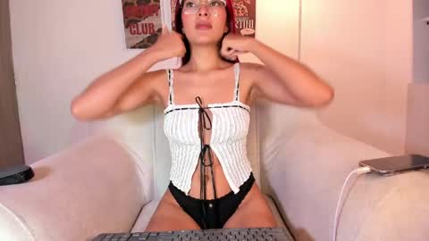 Snapshot of barbie_brunette3 chatting on May 28, 2:42 am independet model online show from May 28, 2:42 am