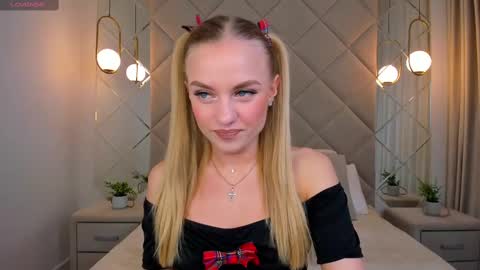 Snapshot of barbie_lis chatting on March 5, 12:27 am LisGTM2 Mon-Thu Sat 0100am-0700am online show from March 5, 12:27 am