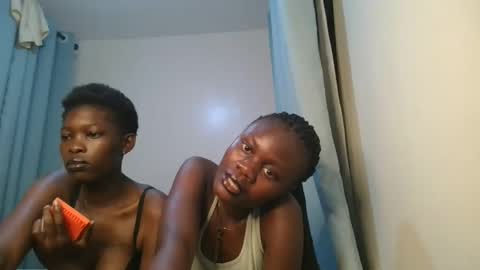 queen online show from March 25, 11:00 pm