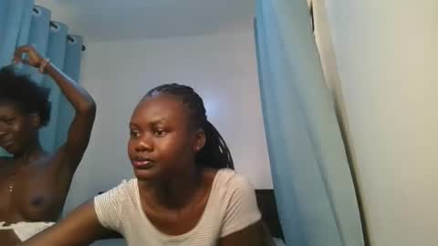 queen online show from March 28, 9:42 am