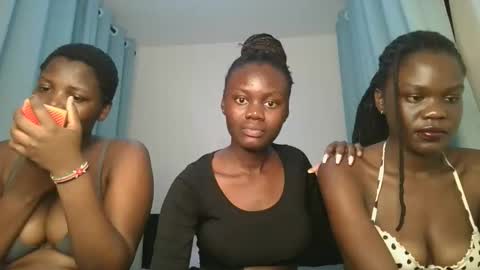 Snapshot of barbie_queen22 chatting on October 1, 6:47 pm Queen online show from October 1, 6:47 pm