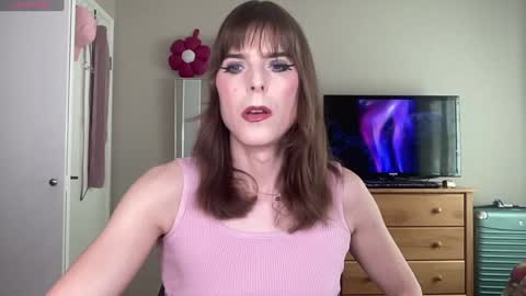 Snapshot of barbieaphelion chatting on February 2, 10:28 pm barbieaphelion online show from February 2, 10:28 pm