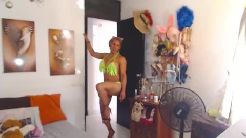 Snapshot of bardotbigcocktsx chatting on February 26, 5:34 pm bardotbigcocktsx online show from February 26, 5:34 pm