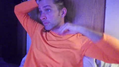 Snapshot of barebearstudio chatting on March 23, 12:25 am barebearstudio online show from March 23, 12:25 am