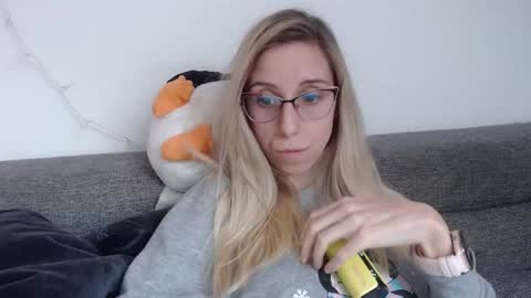 Lena online show from March 28, 2:49 pm