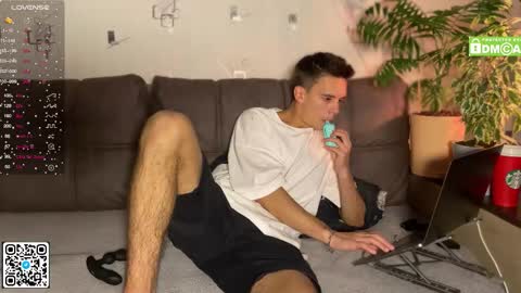 Snapshot of barney_kevin chatting on September 20, 8:21 pm Fansly Barney and Kevin T online show from September 20, 8:21 pm