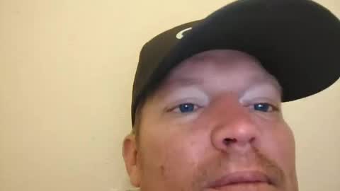 Snapshot of barniemay chatting on October 15, 9:48 pm barniemay online show from October 15, 9:48 pm