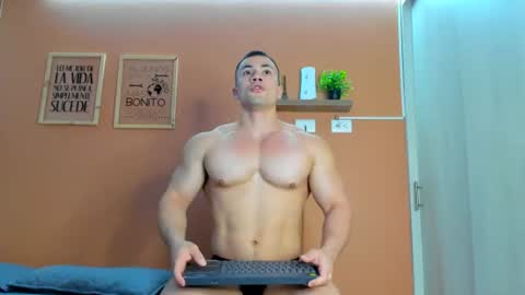 Snapshot of barry_sutton chatting on August 6, 11:50 pm Barry online show from August 6, 11:50 pm
