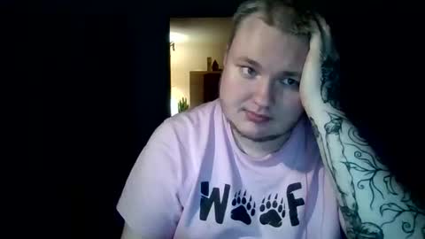 Snapshot of bartthebear69 chatting on April 4, 7:55 pm BartTheBear online show from April 4, 7:55 pm