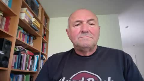 Snapshot of bartvel chatting on April 24, 9:34 am bartvel online show from April 24, 9:34 am