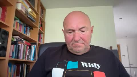 Snapshot of bartvel chatting on April 25, 10:40 am bartvel online show from April 25, 10:40 am