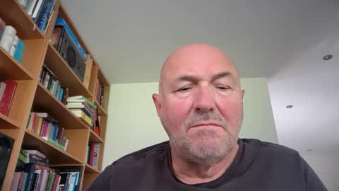 Snapshot of bartvel chatting on April 28, 9:47 am bartvel online show from April 28, 9:47 am