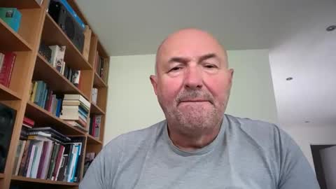 Snapshot of bartvel chatting on June 1, 9:22 am bartvel online show from June 1, 9:22 am