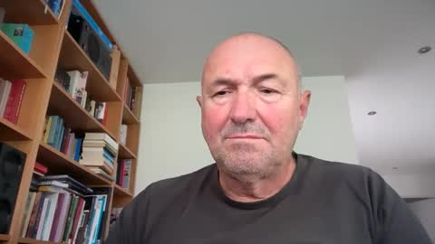 Snapshot of bartvel chatting on June 8, 8:37 am bartvel online show from June 8, 8:37 am