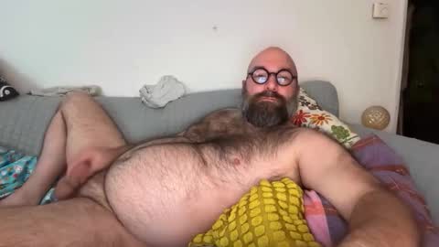 Snapshot of baskec77 chatting on April 6, 7:15 pm baskec77 online show from April 6, 7:15 pm