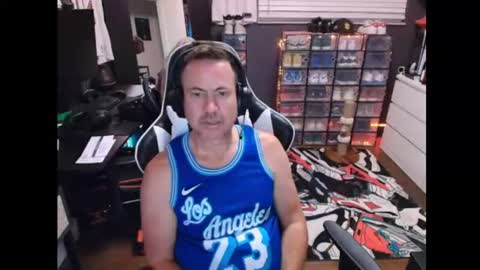 Snapshot of basketballjerseygang chatting on July 17, 6:20 am Jordan online show from July 17, 6:20 am