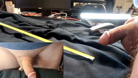 Snapshot of basskep chatting on December 4, 10:24 am basskep online show from December 4, 10:24 am